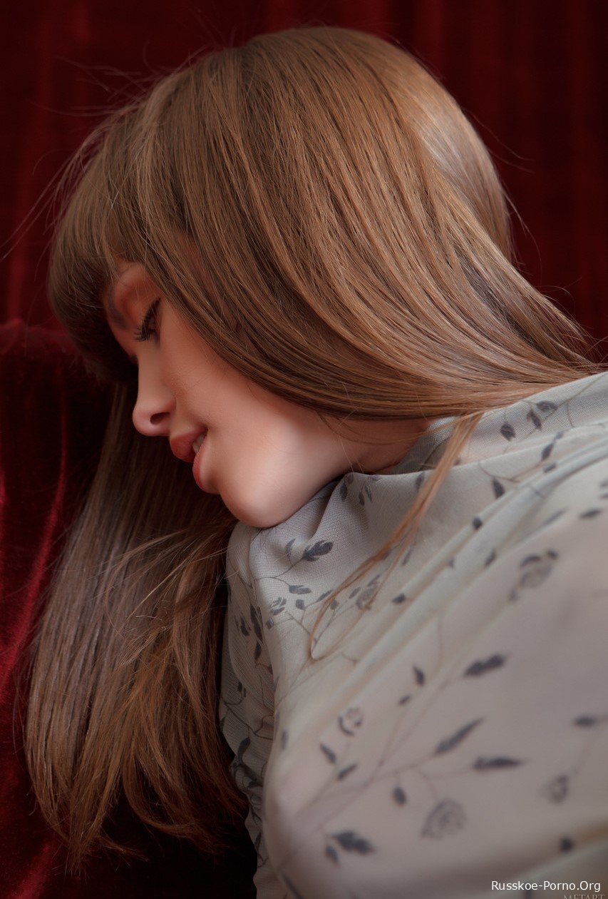 Ангельская русская молоденькая Кэнди Роуз показывает свою очень съедобную киску вблизи - 22 фото