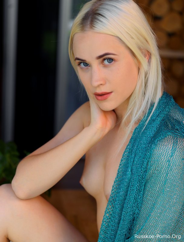 Познакомился с искусством Никки Хилл