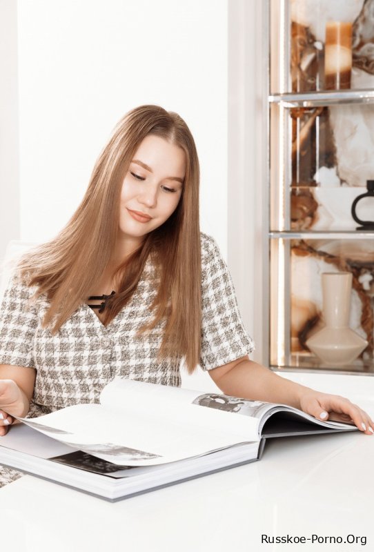 Познакомился с искусством Амалией Дэвис