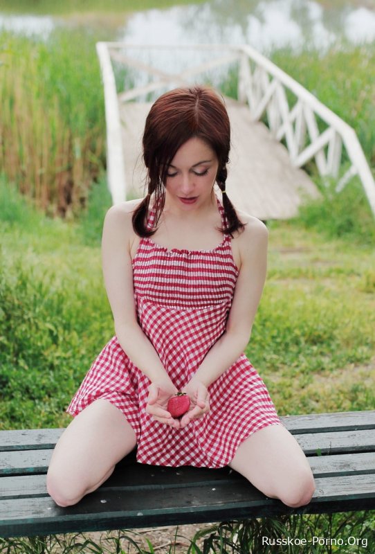 Познакомившись на арт-вечере с молоденькой