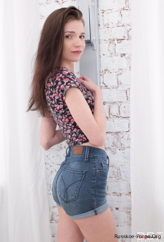 Мир порно Неля Смоллс