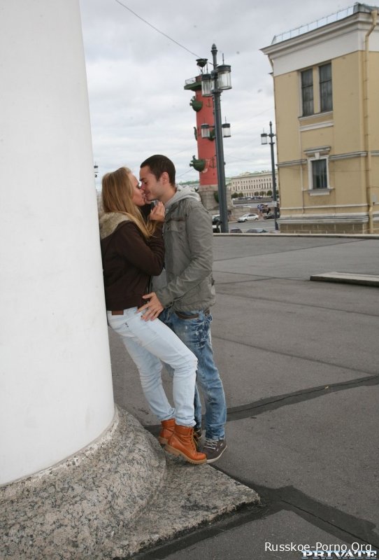 Застенчивая русская молоденькая попка Nestee