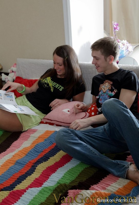 Симпатичная русская танцовщица Лиза подвергается анальному насилию со стороны своего парня