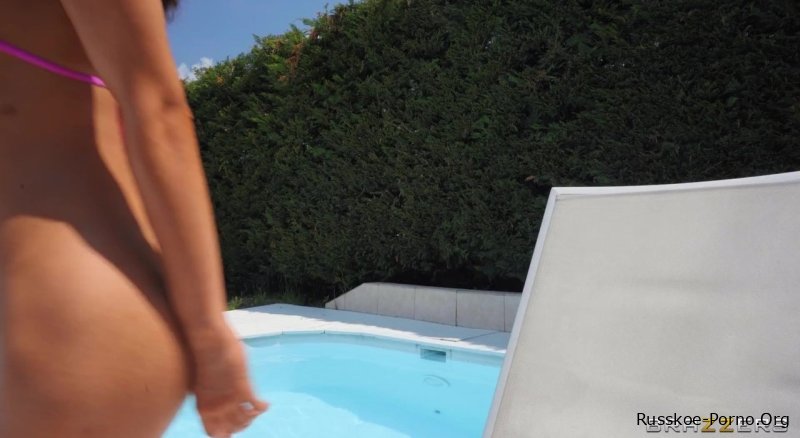 Сеть Браззерс Кристиан Клей, Стейси Блум